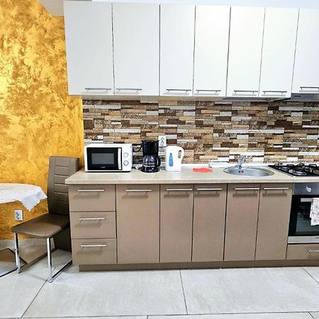 Karina New Flat Near Palas Mall ヤシ エクステリア 写真